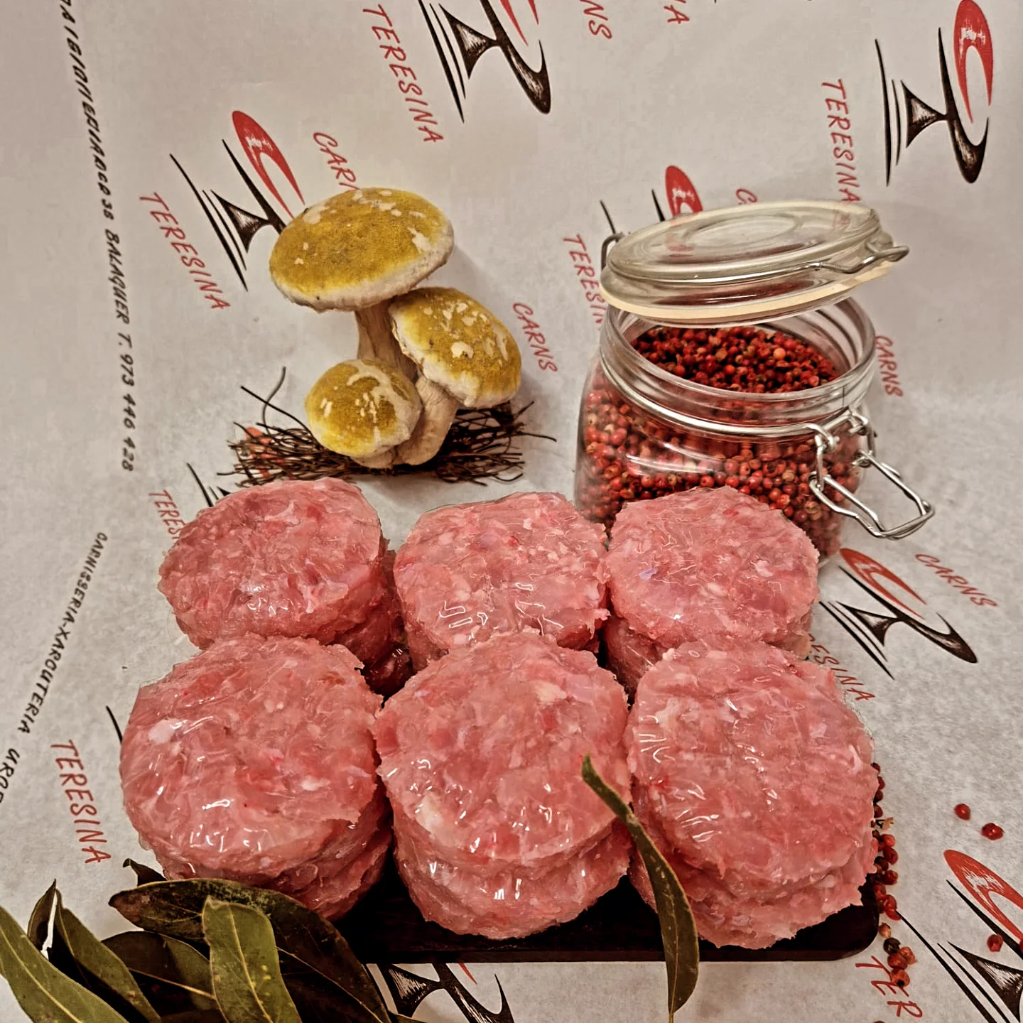 Hamburgueses artesanes amb bolets i pebre rosa